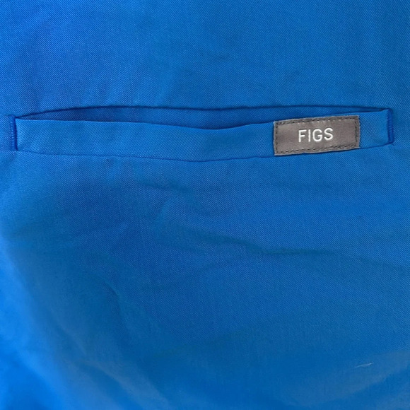 Figs technical collection V-neck scrub shirt size small blue 2 pockets - Picture 5 of 5
